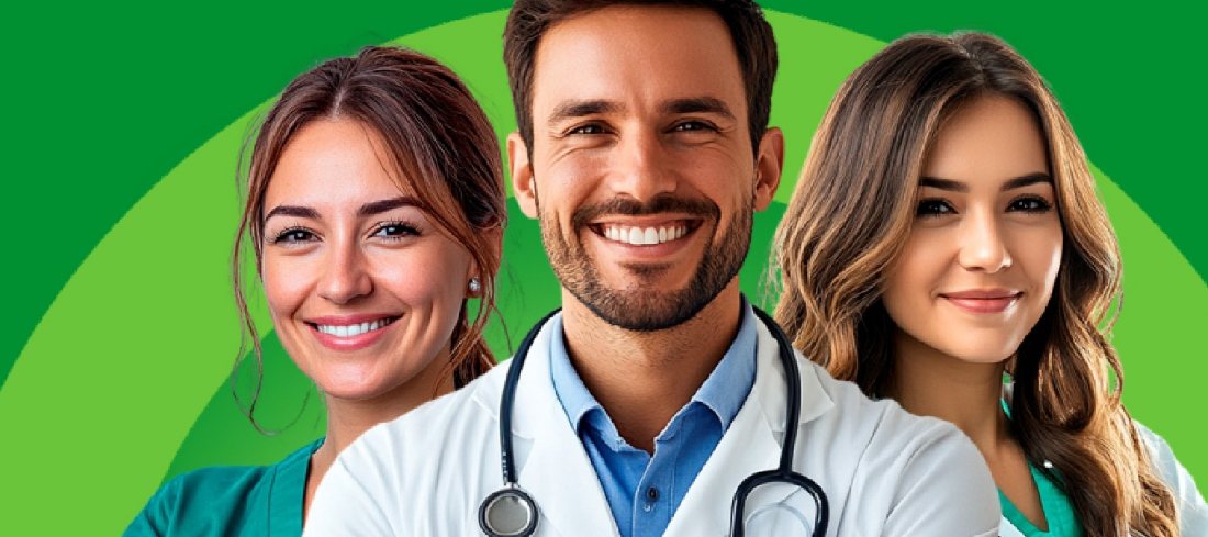Equipe de saúde da RN Brasil: médico e duas enfermeiras